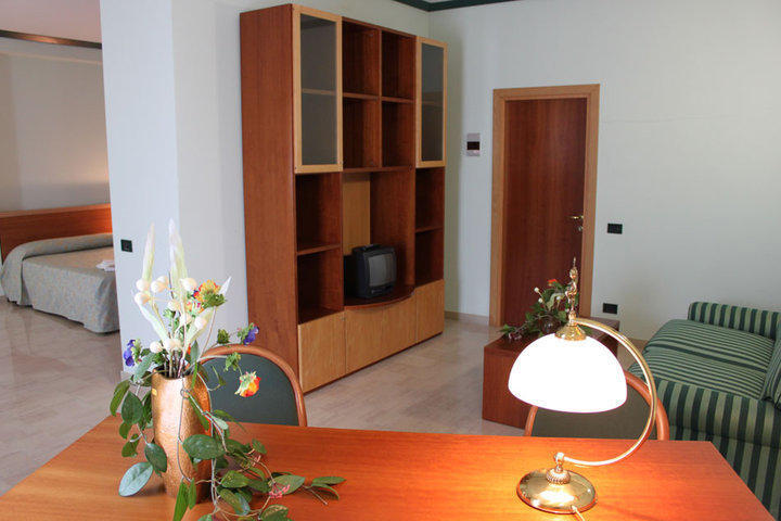 Casa Per Ferie Benedetto XIII Otel Gravina in Puglia Oda fotoğraf